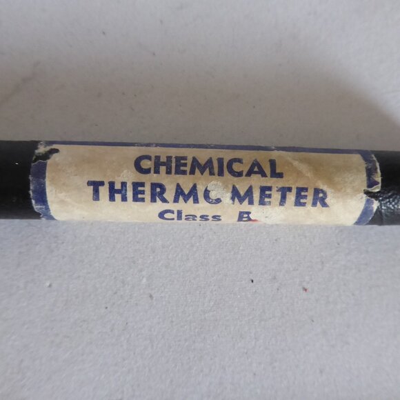 VINTAGE 12” SCIENCE LABORATORY CHEMICAL CLASS B GLASS THERMOMETER IN CASE - Picture 6 of 9